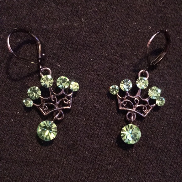 👑Princess Crown Dangle Earrings👑 - Picture 4 of 5